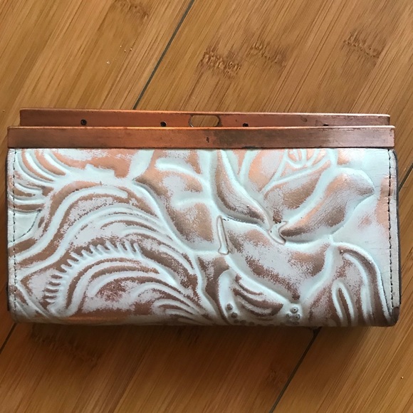 Patricia Nash Rose Gold Wallet - Picture 2 of 4
